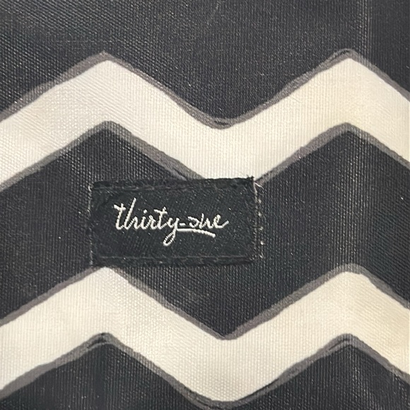 thirty-one black and white Thermal Travel bag - Picture 6 of 6